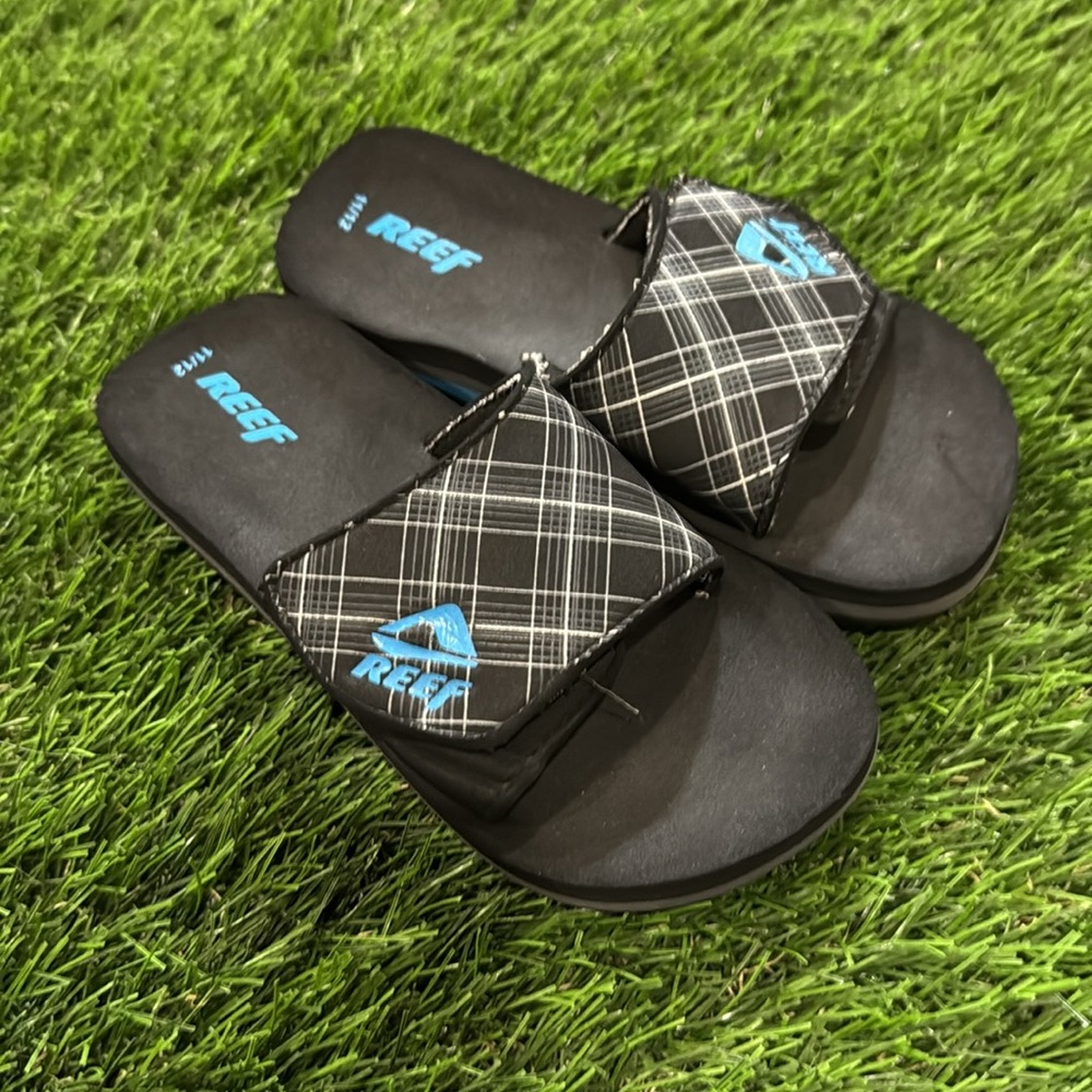 Reef Youth Sandals - Picture 2 of 5